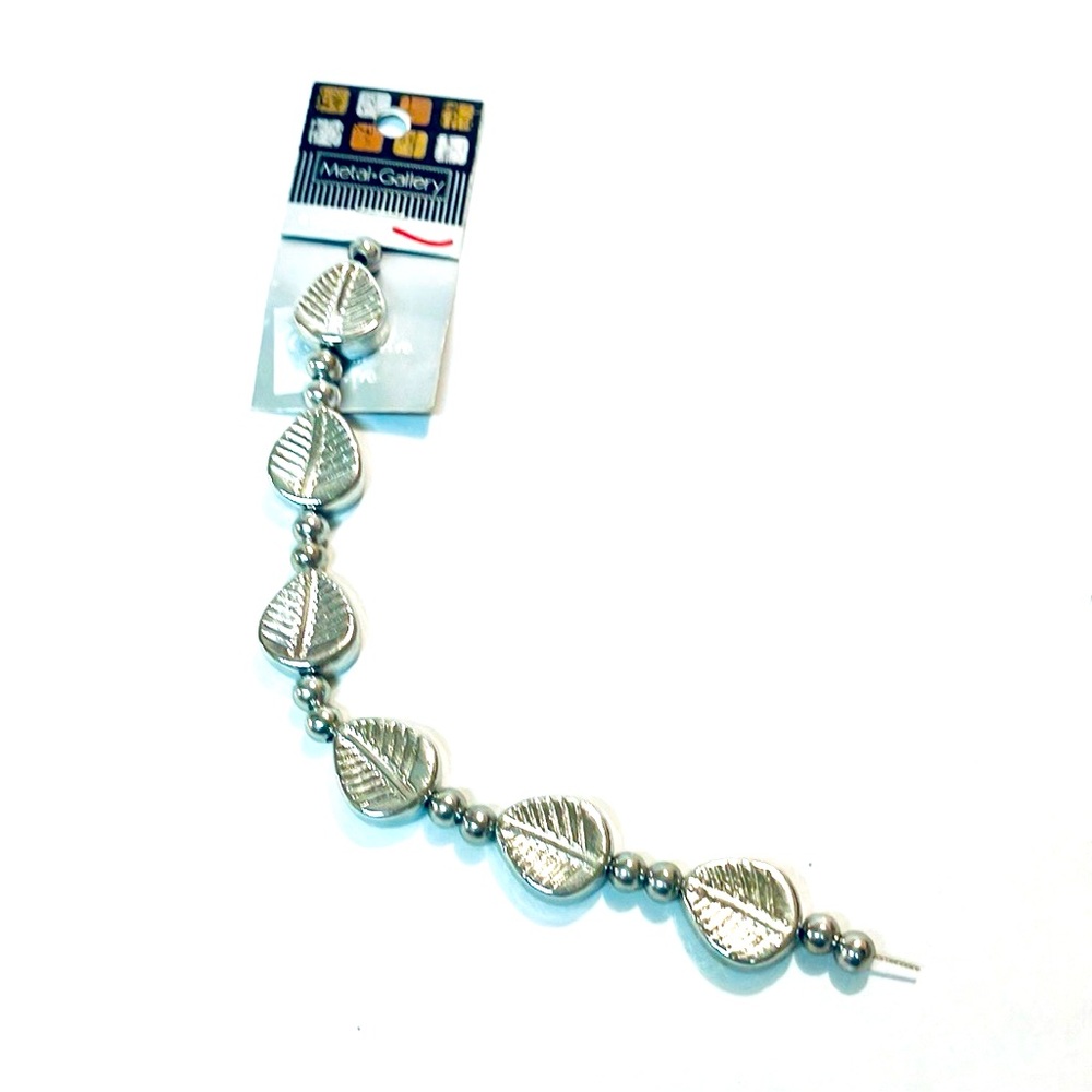 Metal Gallery Silver Leaf Beads 412288